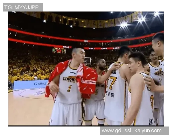 杜锋怒摔战术板!辽宁式神游开局他无法接受 杜锋怒摔战术板!辽宁式神游开局他无法接受