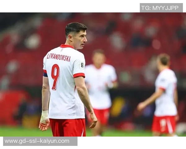 莱万谈被普罗别日剥夺袖标：我们要放下一些事，专注于未来