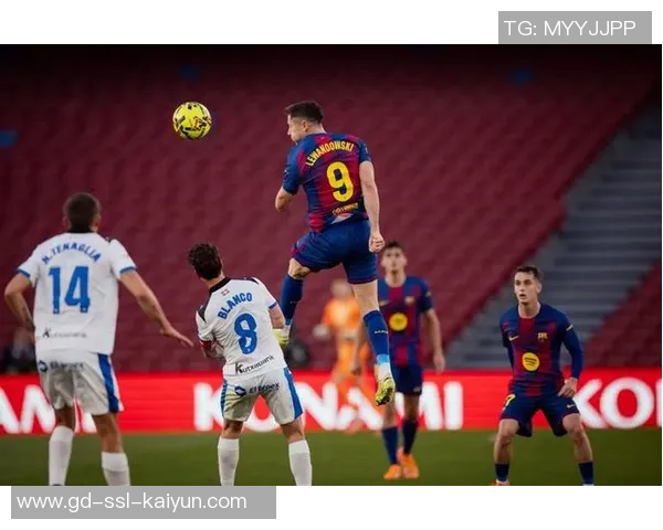 阿拉维斯后卫：巴萨很强，但我们将拼上性命力争带走三分